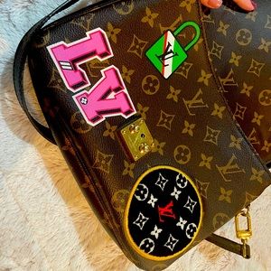*discounted -Limited Edition Louis Vuitton Pochette Metis Patches Crossbody